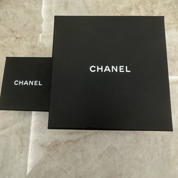 CHANEL Earrings. Brand new. Never worn. - Picture 2 of 2